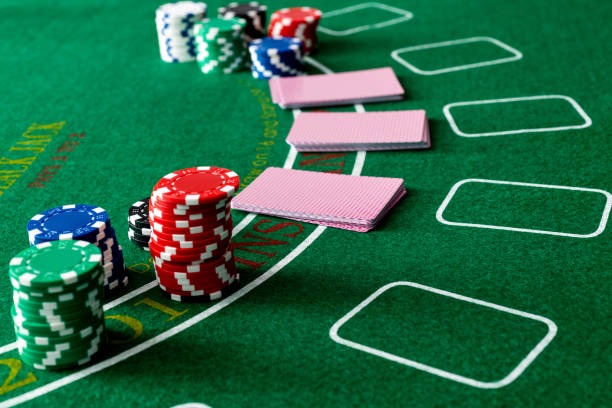 kopi togel AduQ card game table interface showing hand rankings and betting controls